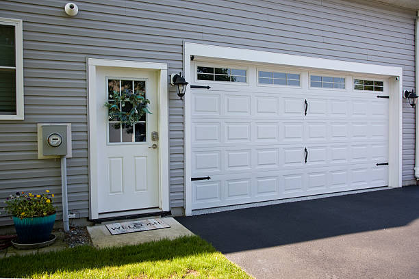 24/7 Emergency Garage Door Panel Replacement experts in Warren County County, PA
